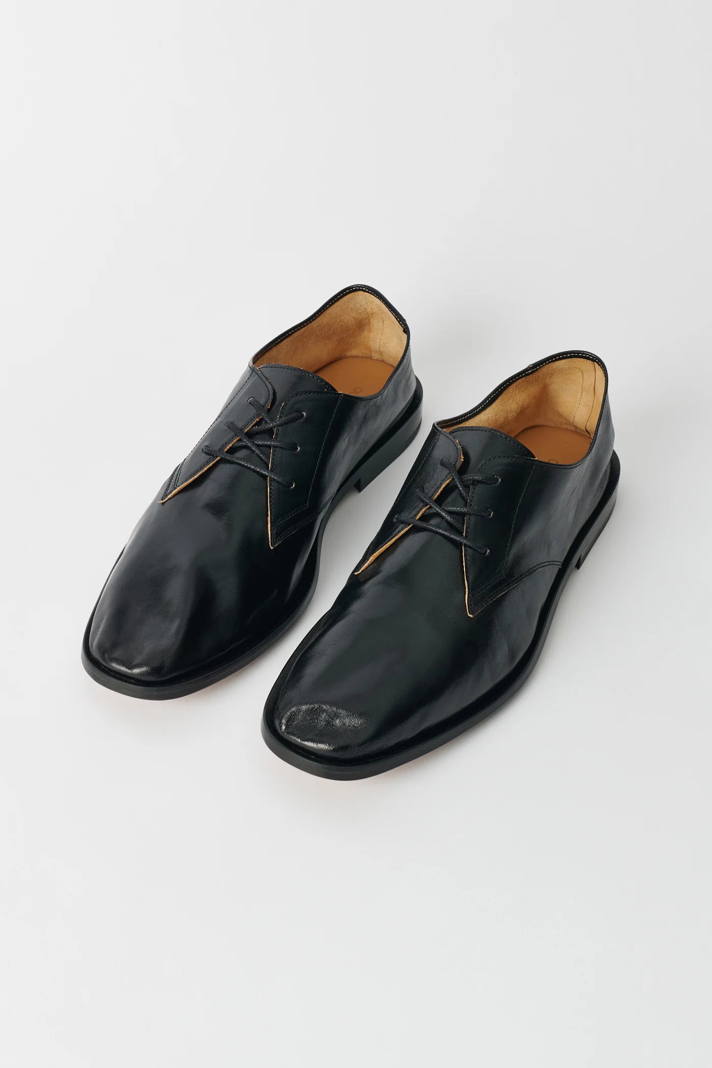 OUR LEGACY 「COLLAPSING CONSULTANT TRUE DYE BLACK LEATHER」 – SISTER