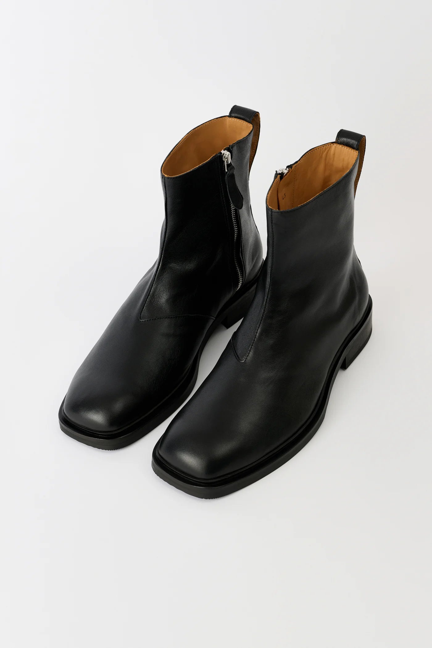 OUR LEGACY 「DAIMONO BOOT MALLEABLE BLACK BULL HIDE」 – SISTER