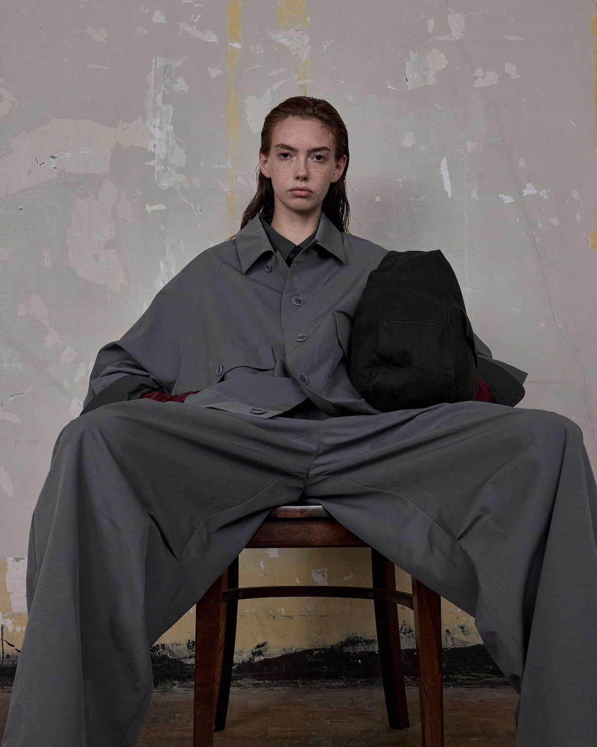 【Antwort program】 DRAPE TUCK PANTS 完売品 Antwort 「SMOOTH TAFTA DRAPE TUCK PANTS / GREY」 – SISTER