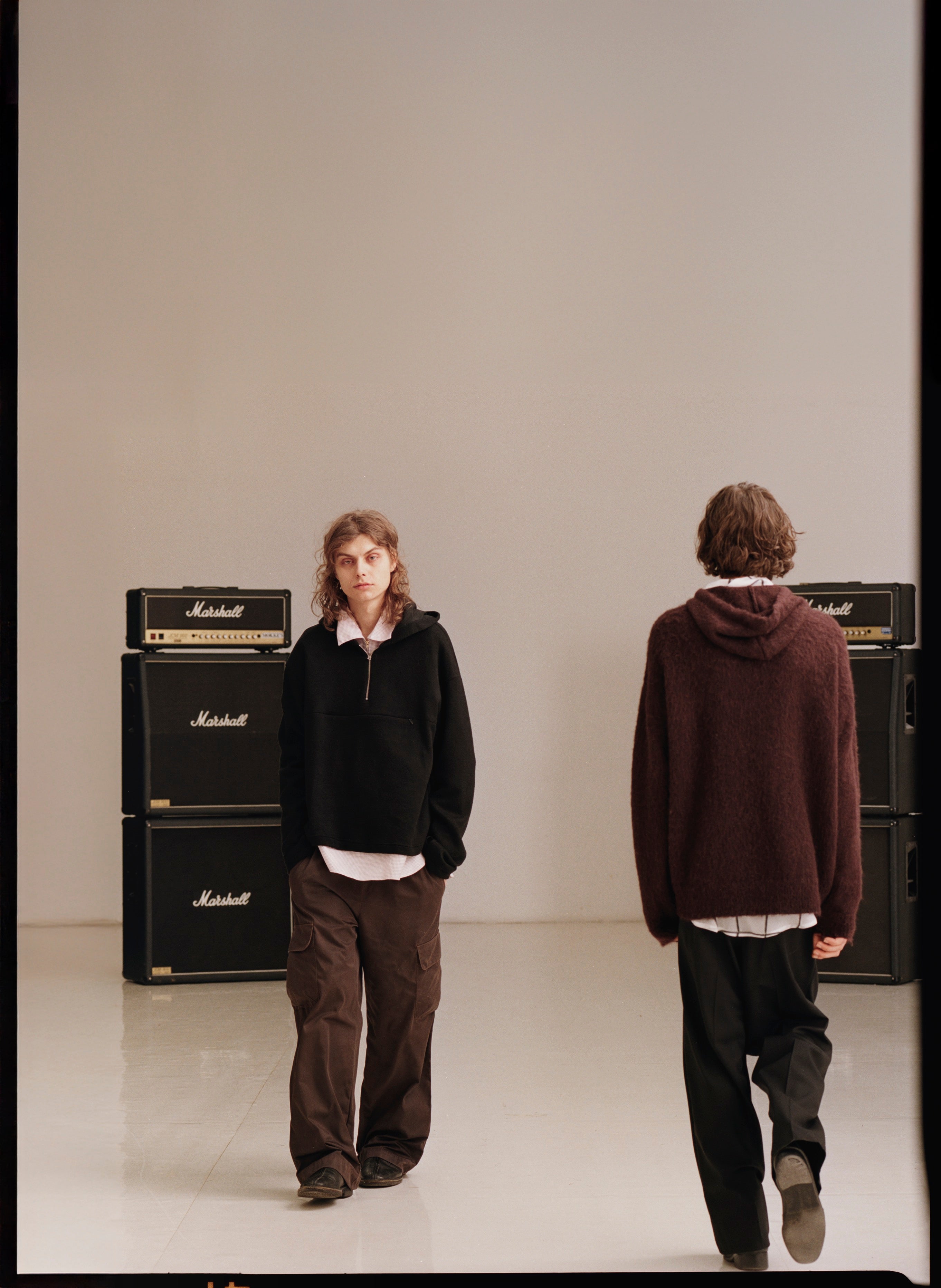 ROLD SKOV「SQUARE HOODIE BLACK」 – SISTER