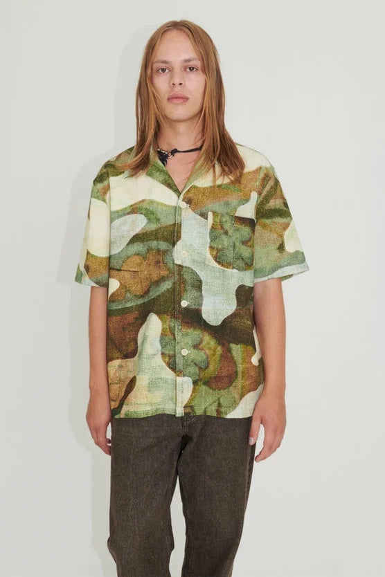 OUR LEGACY カモフラージュ 半袖シャツ OUR LEGACY 「BOX SHIRT SHORTSLEEVE LANDSCAPE CAMO PRINT