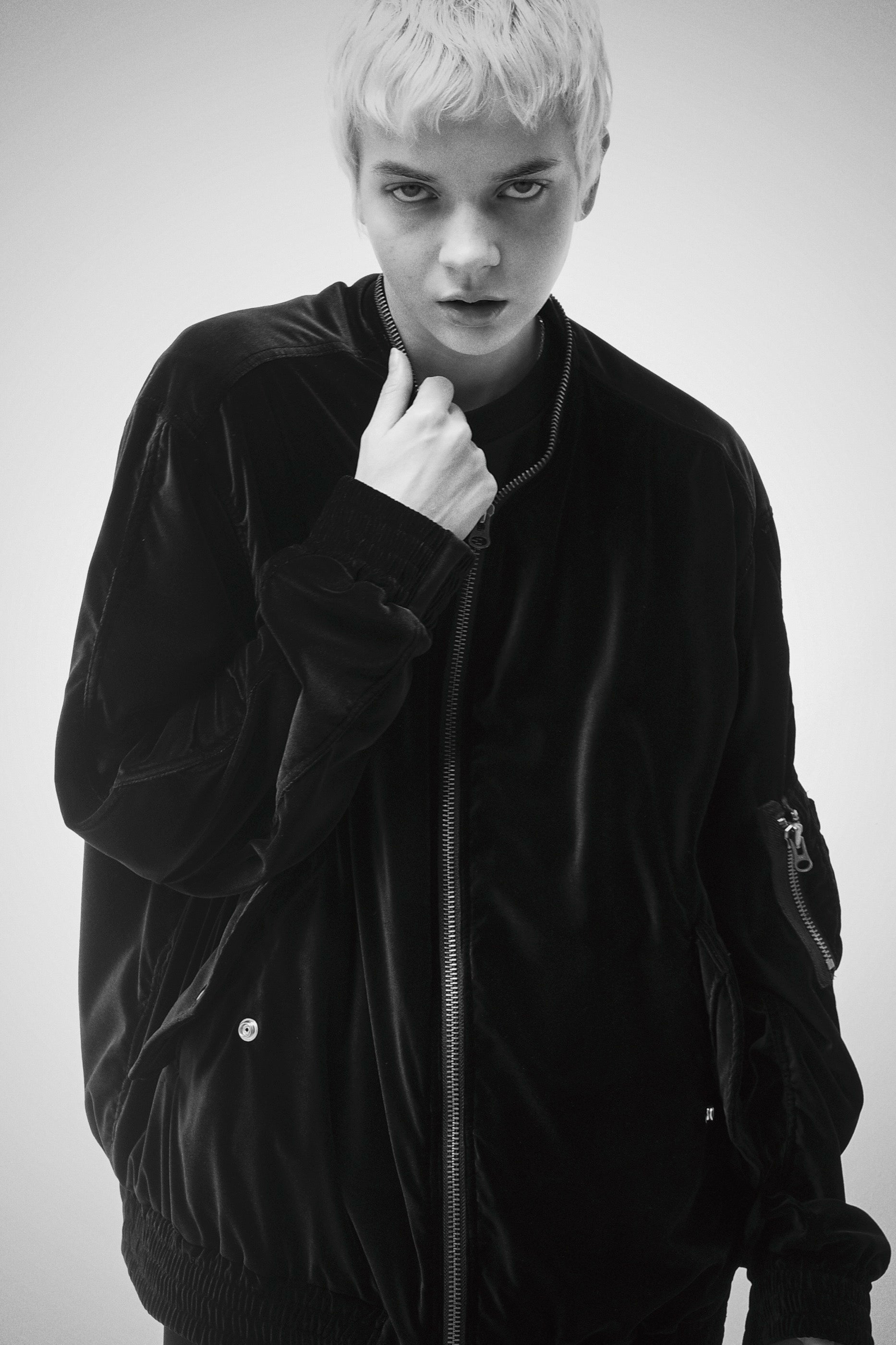 ESSAY 「J-2 : MA-1 RISING ZIP JACKET / BLACK VELVET」 – SISTER