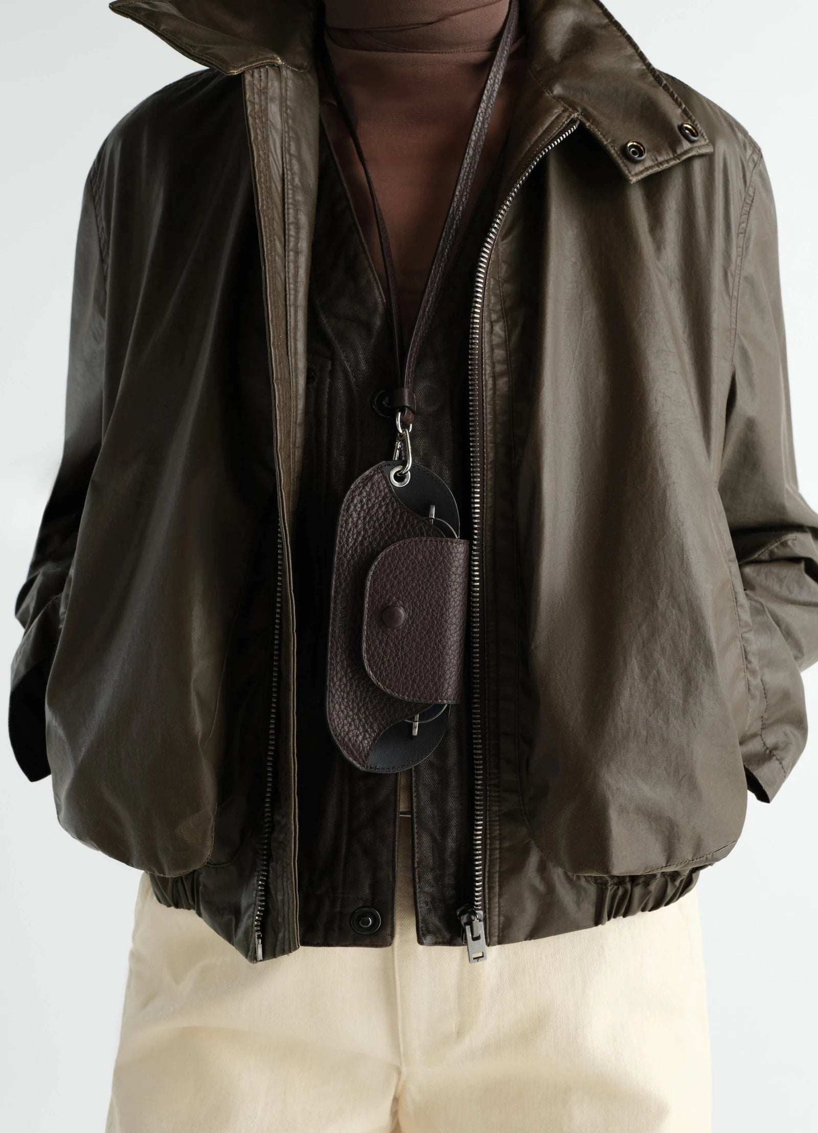 LEMAIRE「BELL GLASSES HOLDER IN GRAINED COW LEATHER DARK CHOCOLATE