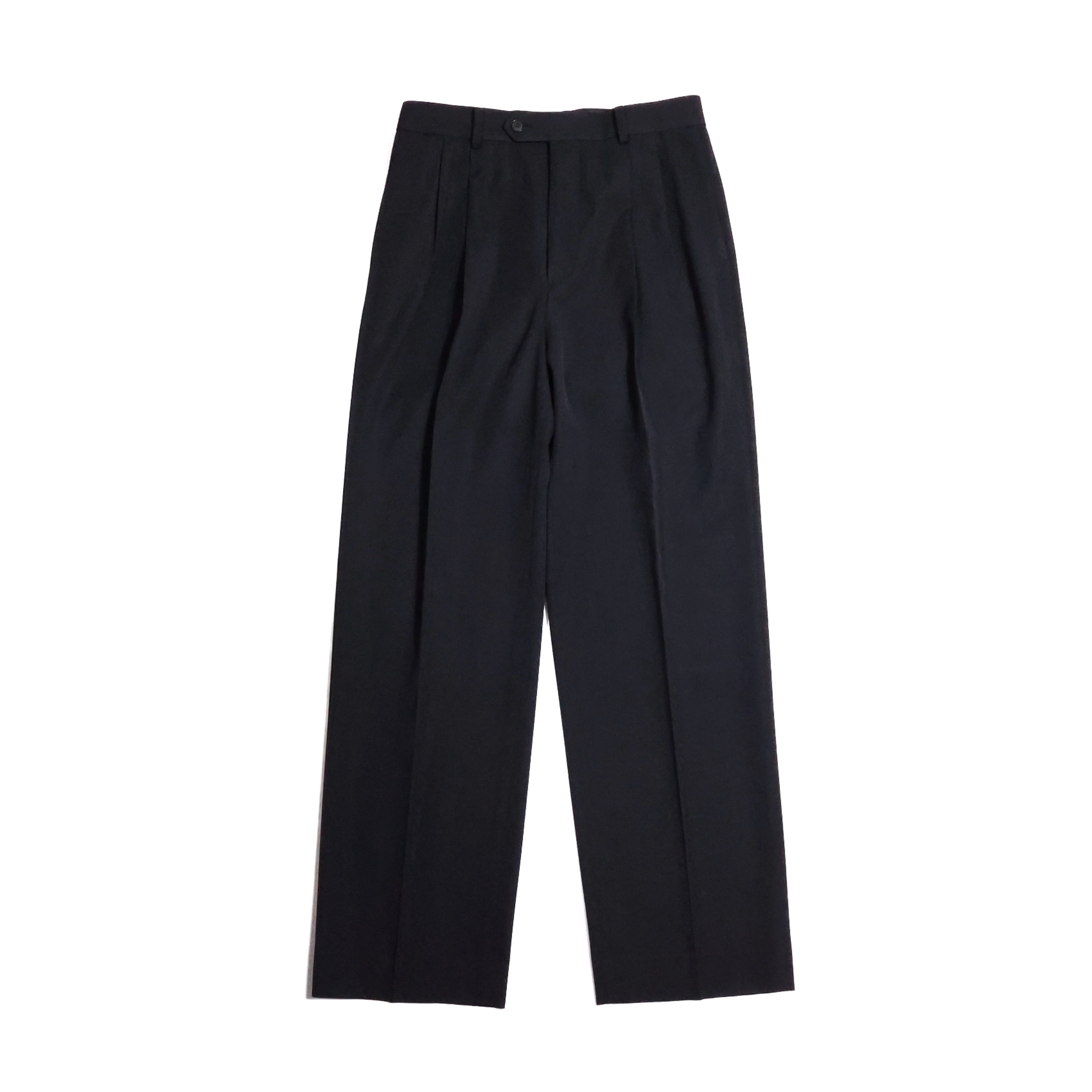 AURALEE 「LIGHT WOOL MAX GABARDINE TWO-TUCK SLACKS / TOP BLACK」 – SISTER
